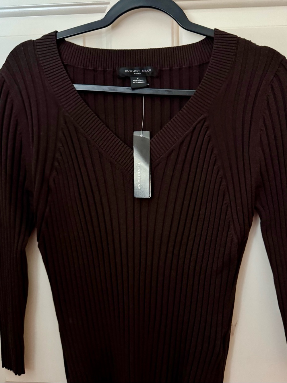 august silk Sweater 54% Silk Brown Ribbed V-Neck Sweater Size XL **NWT**